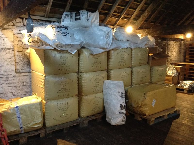 File:Cantillon aging hops.jpg